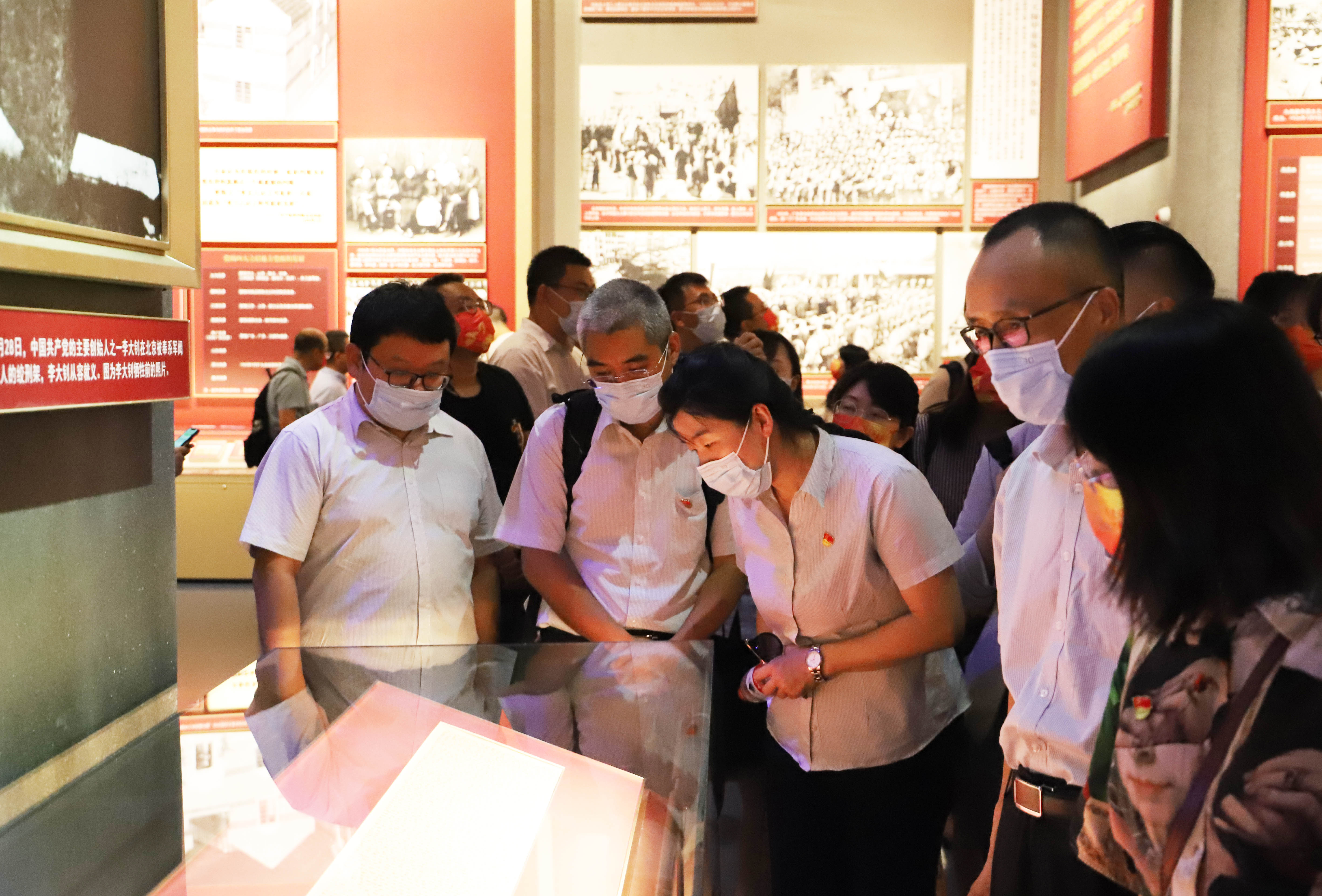 參觀-抓.jpg 參觀-抓.jpg