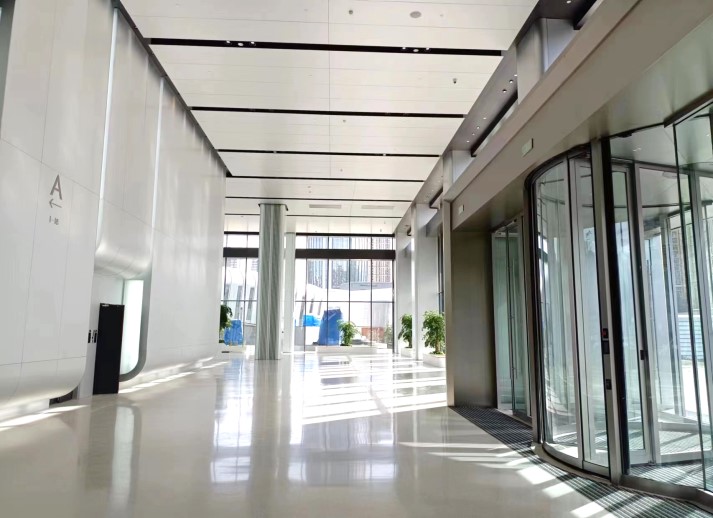 西側.jpg 西側.jpg